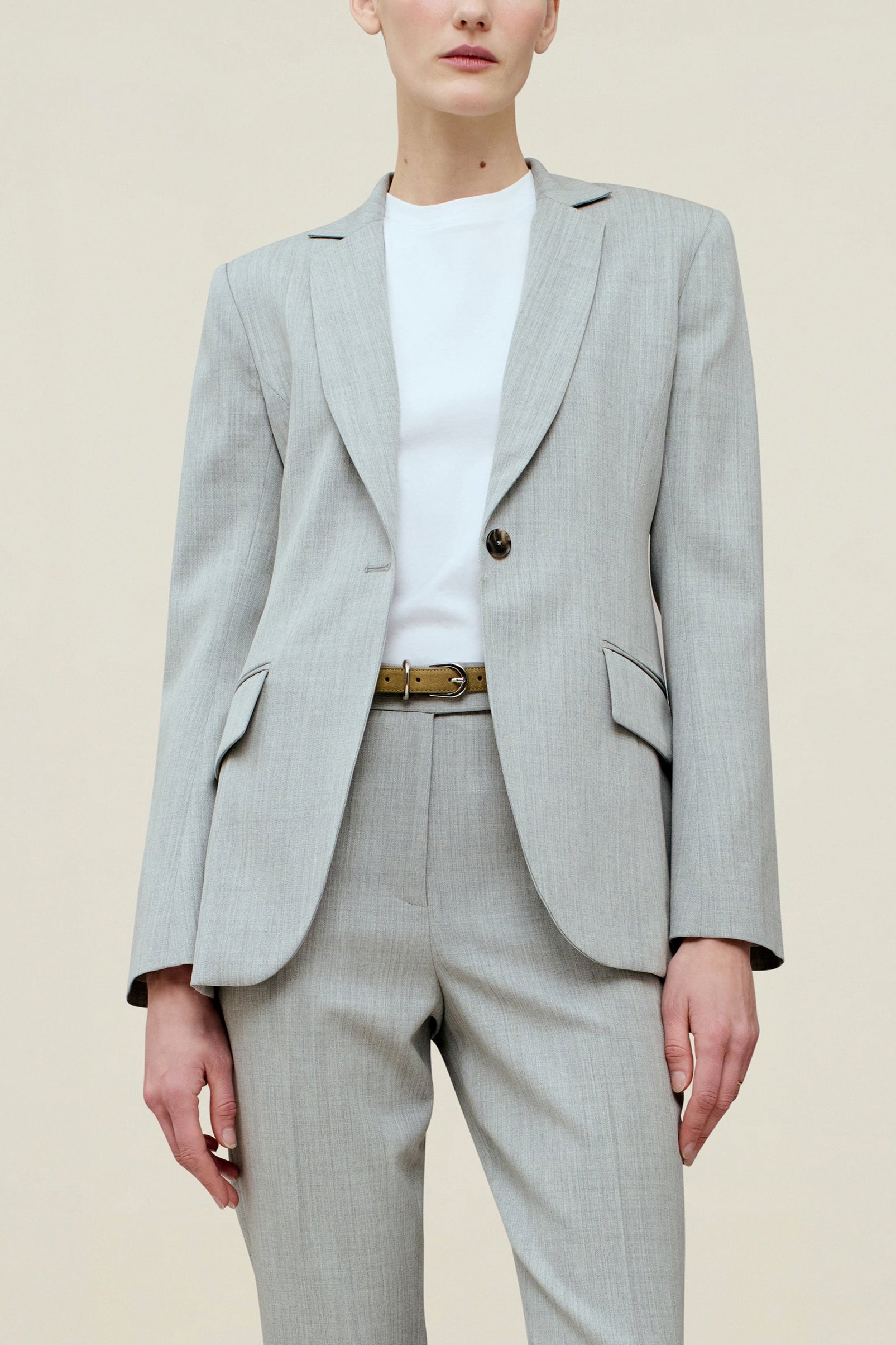 Tropical Wool Blazer – Timeless Single Breasted Design