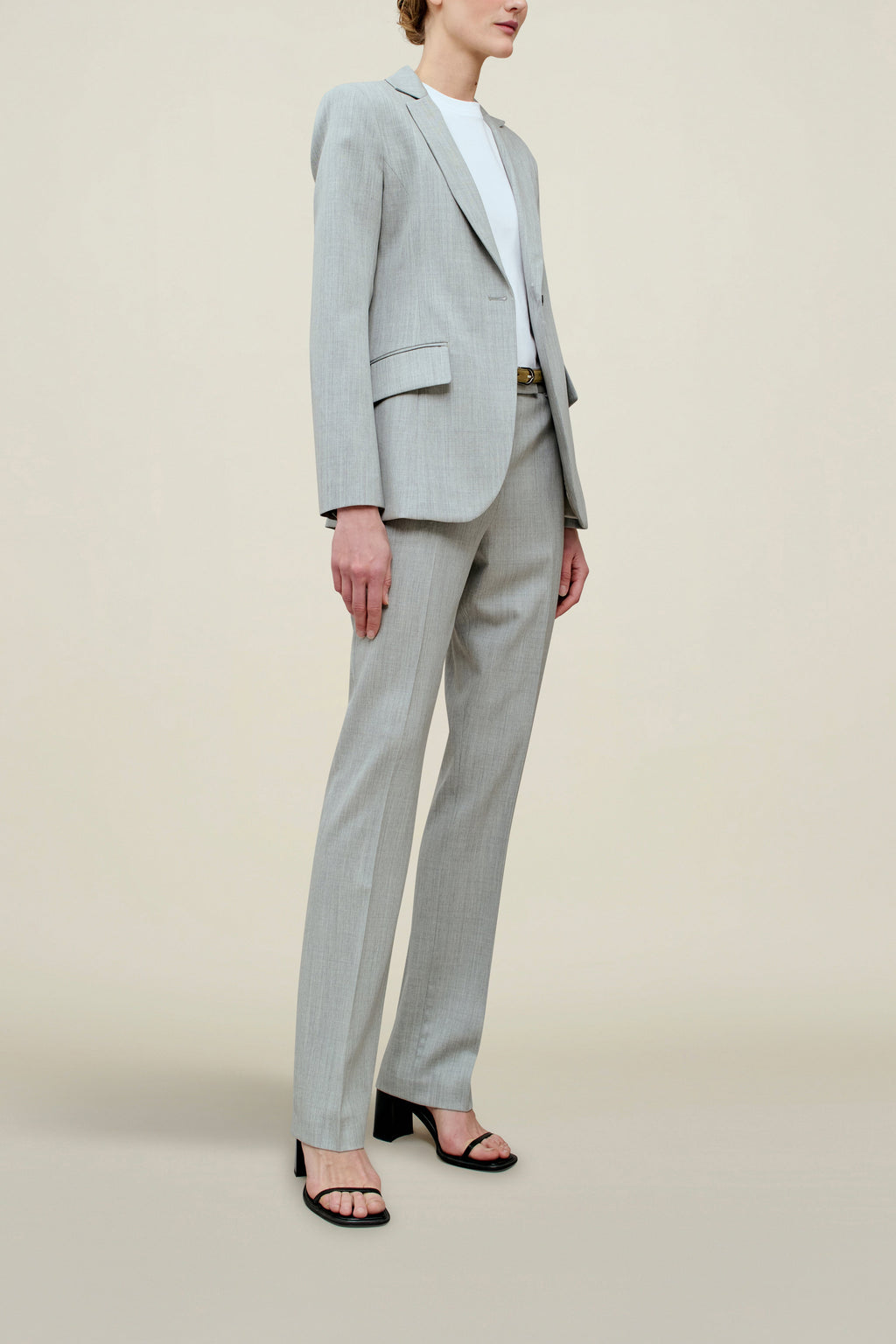 Tropical Wool Blazer – Timeless Single Breasted Design