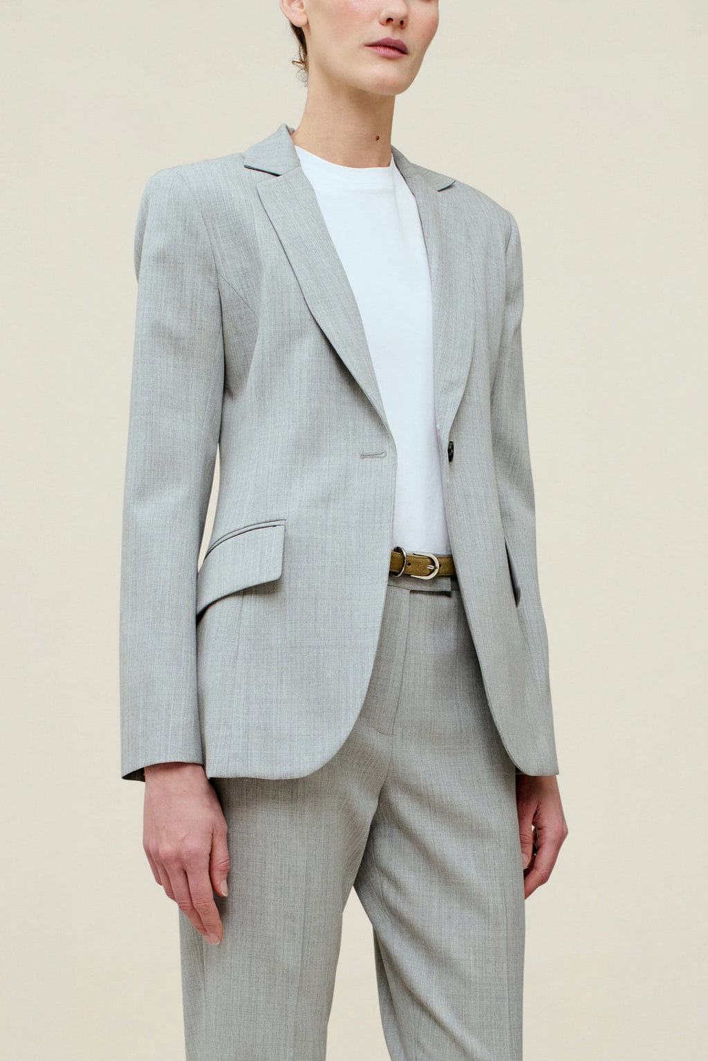 Tropical Wool Blazer – Timeless Single Breasted Design
