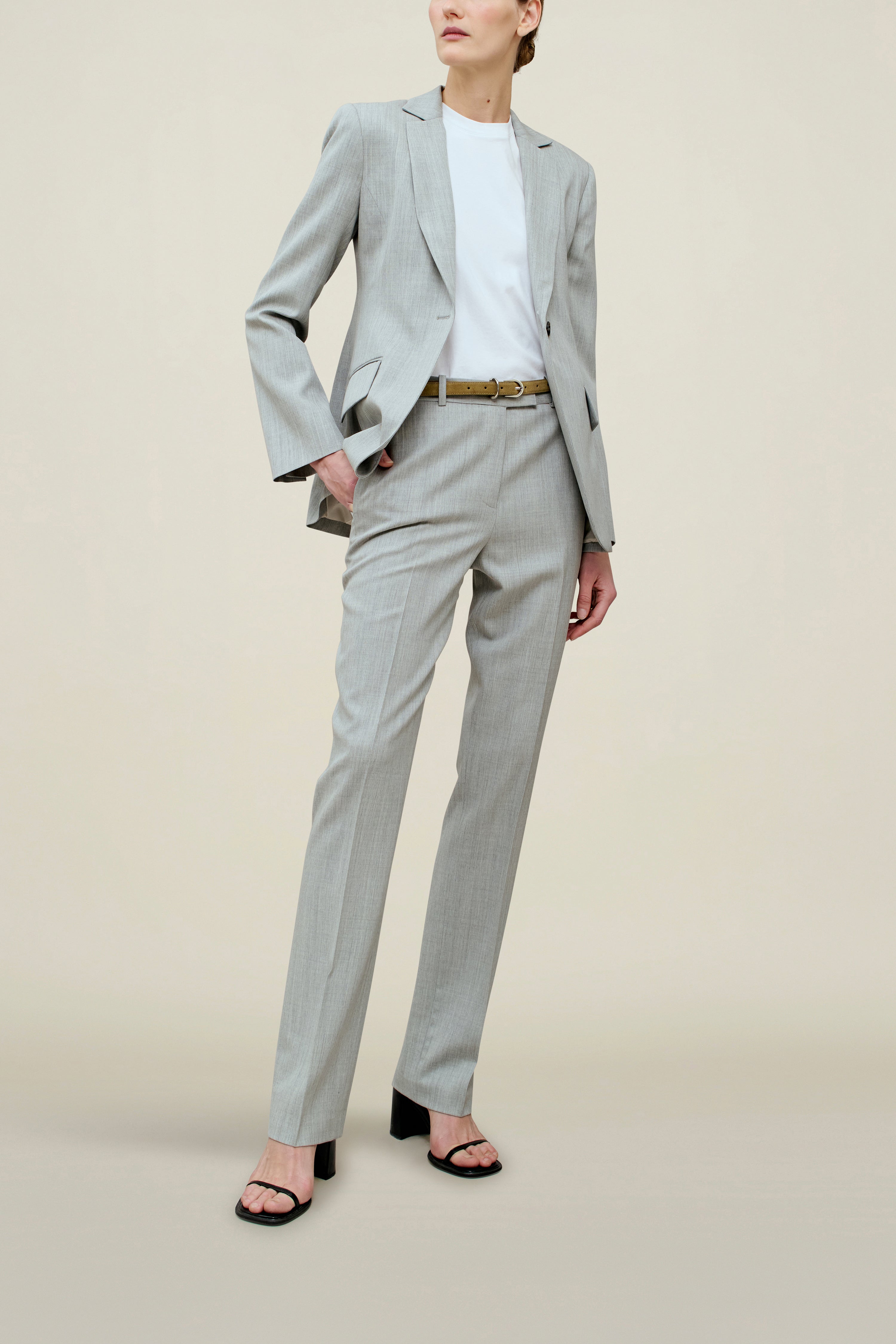 Tropical Wool Blazer – Timeless Single Breasted Design