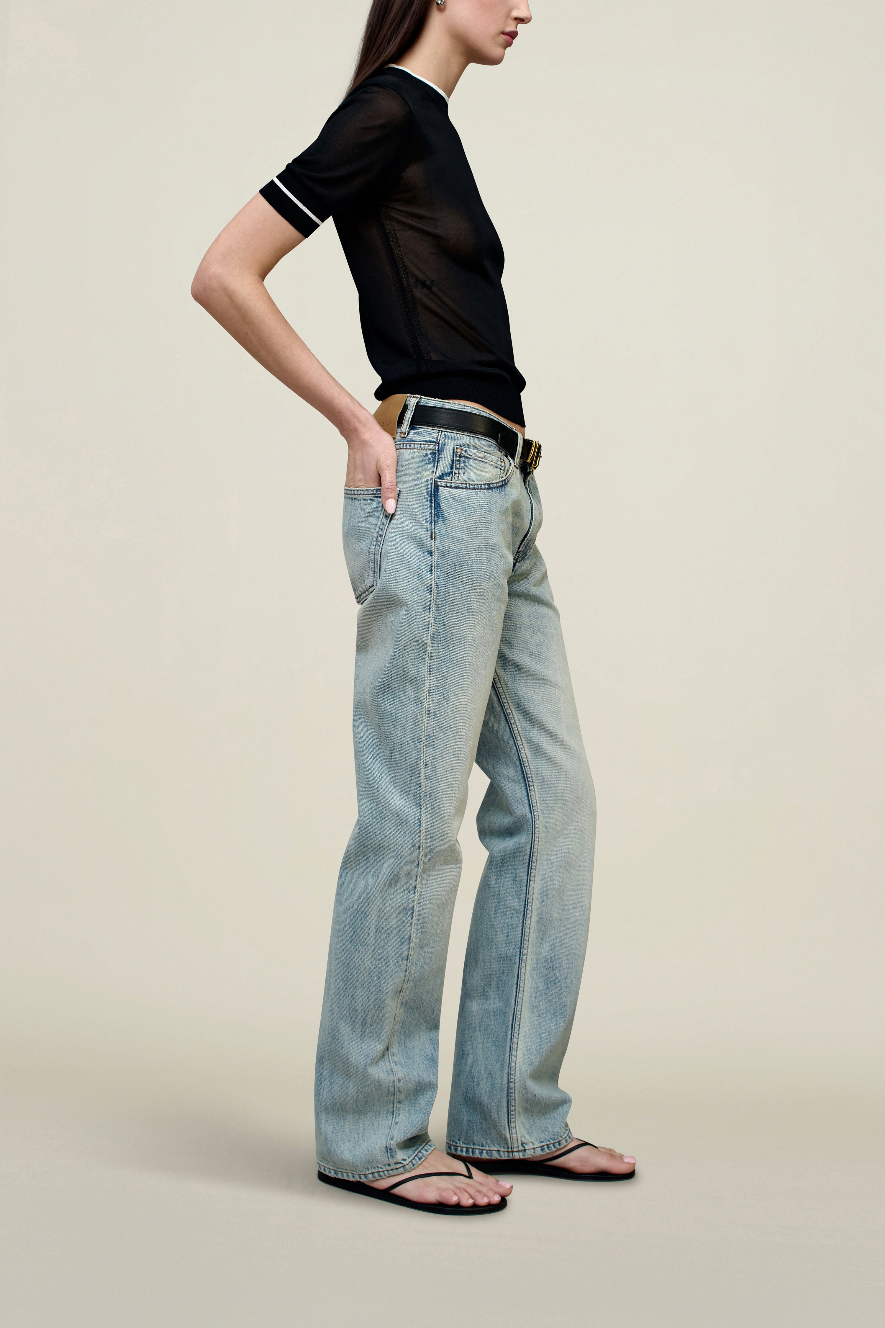 Low-Rise Jean in Cotton Denim – Contemporary Streetwear Silhouette