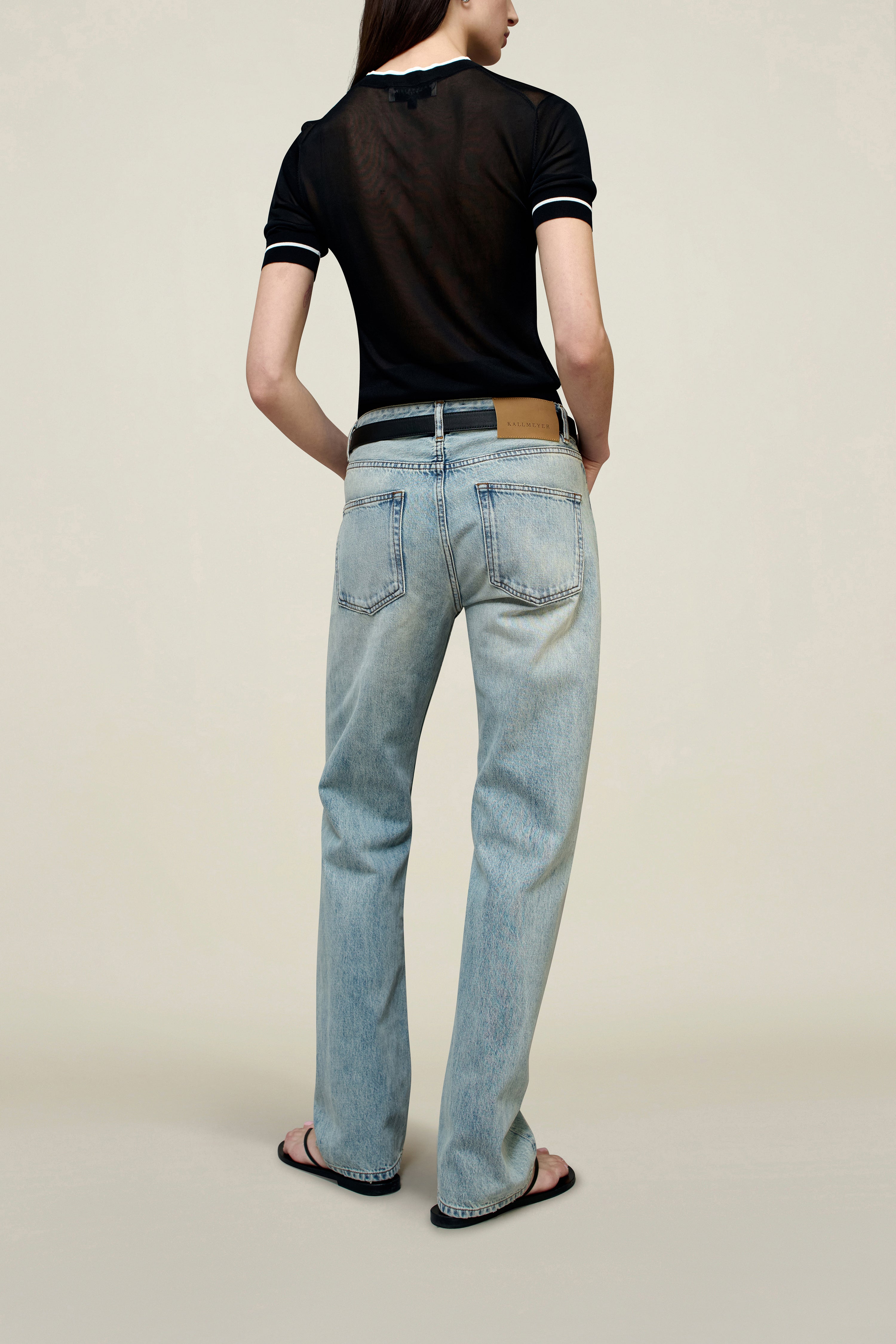 Low-Rise Jean in Cotton Denim – Contemporary Streetwear Silhouette