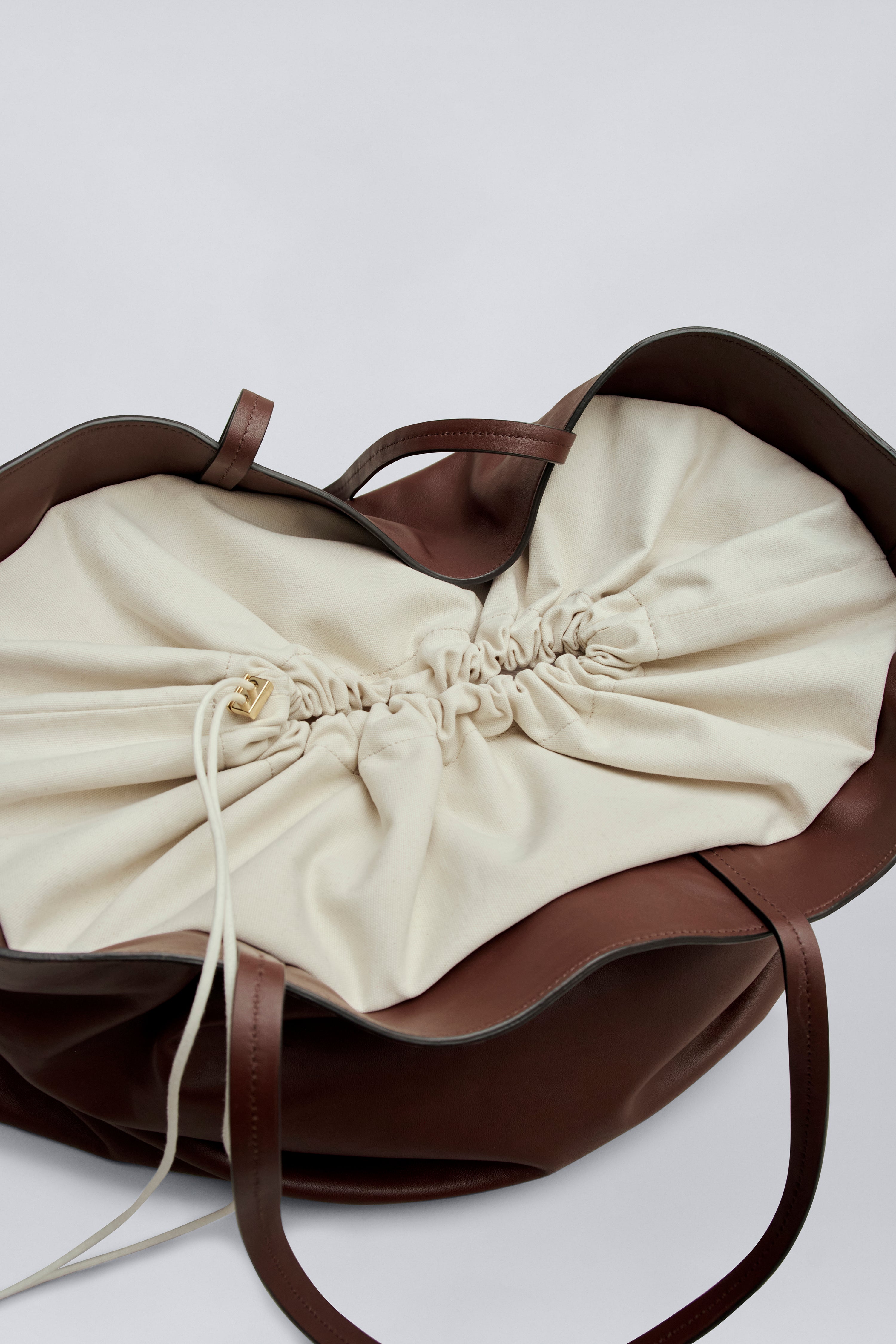 Full-Grain Leather Weekender – Built to Last
